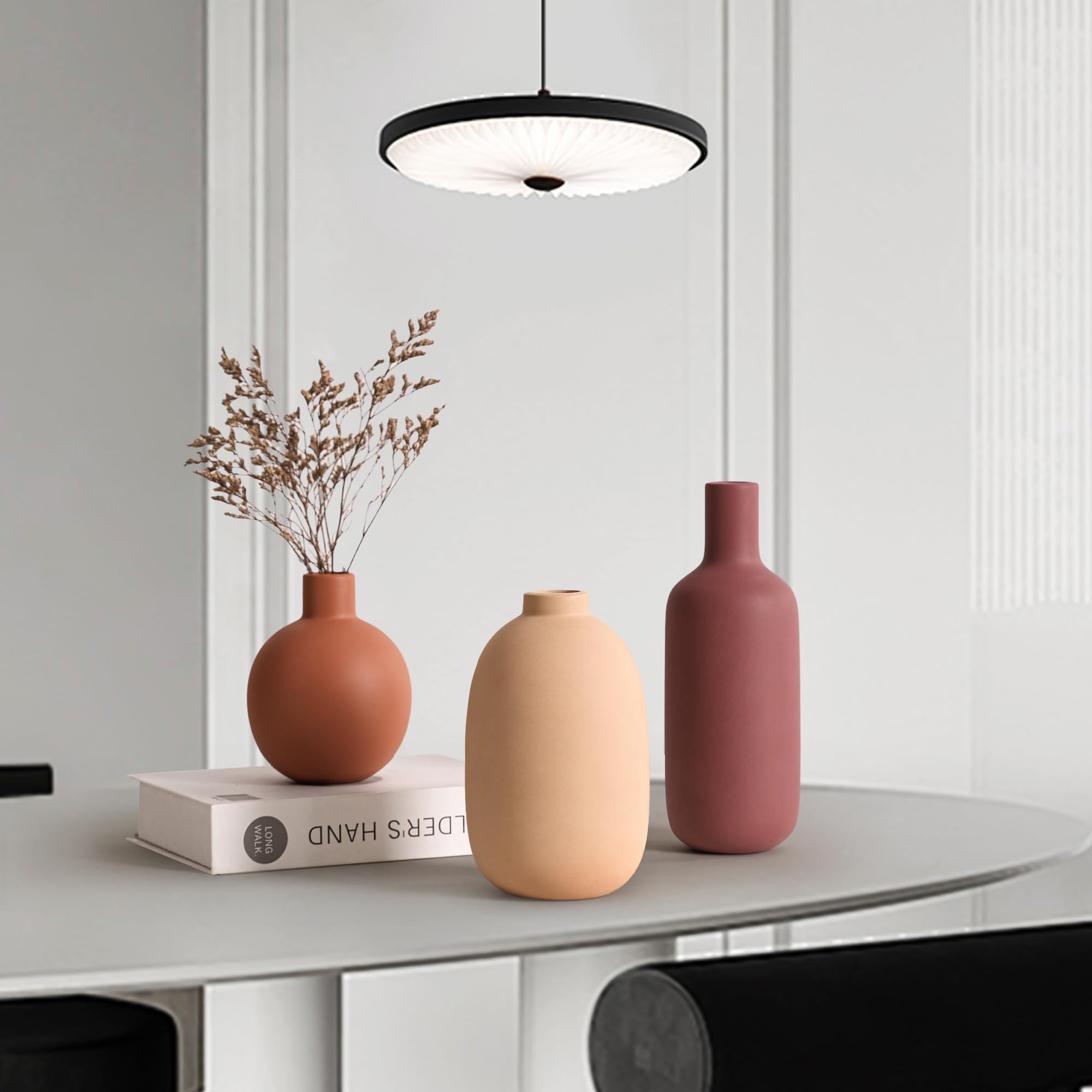 Smiletag vases avec pampas dans salon apporte chaleur