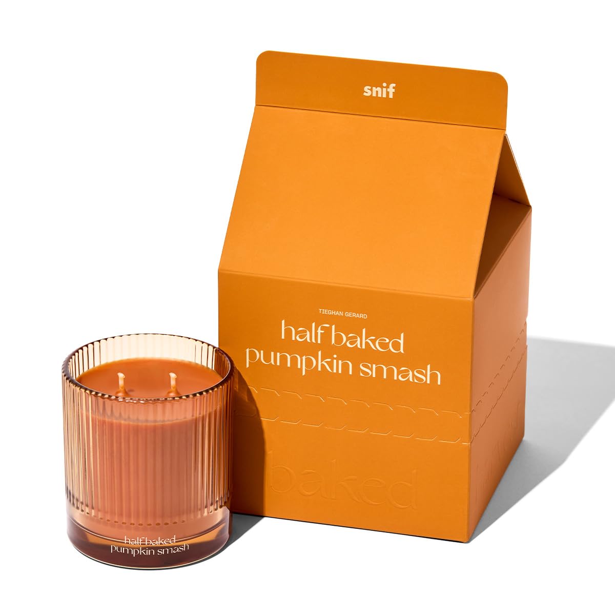 Bougie Snif en décor de salon créant une atmosphère cosy et accueillante