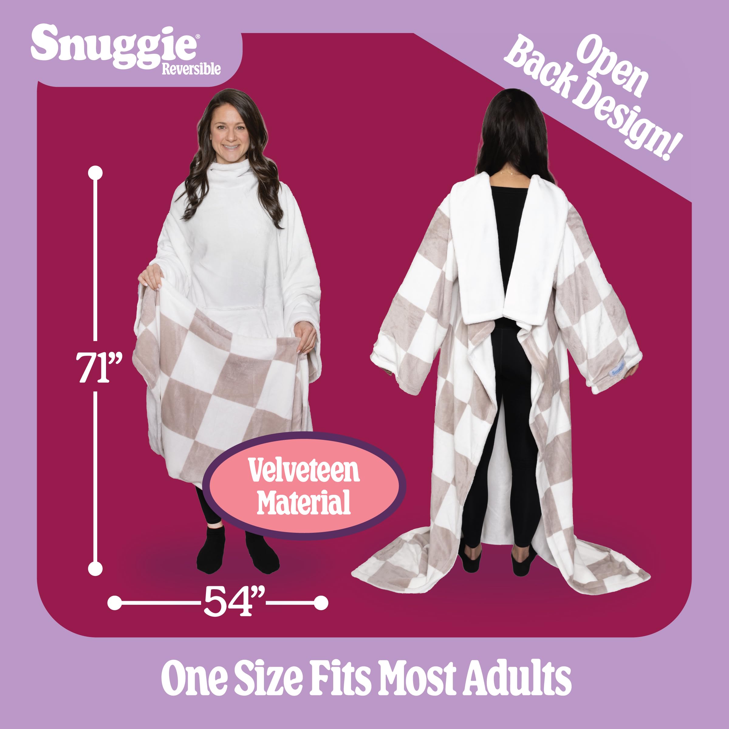 Snuggie posé à côté d’un coussin pour voir l’échelle et dimensions