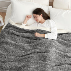 Snuggle Sac gros plan tricot microfibre révélant douceur durable