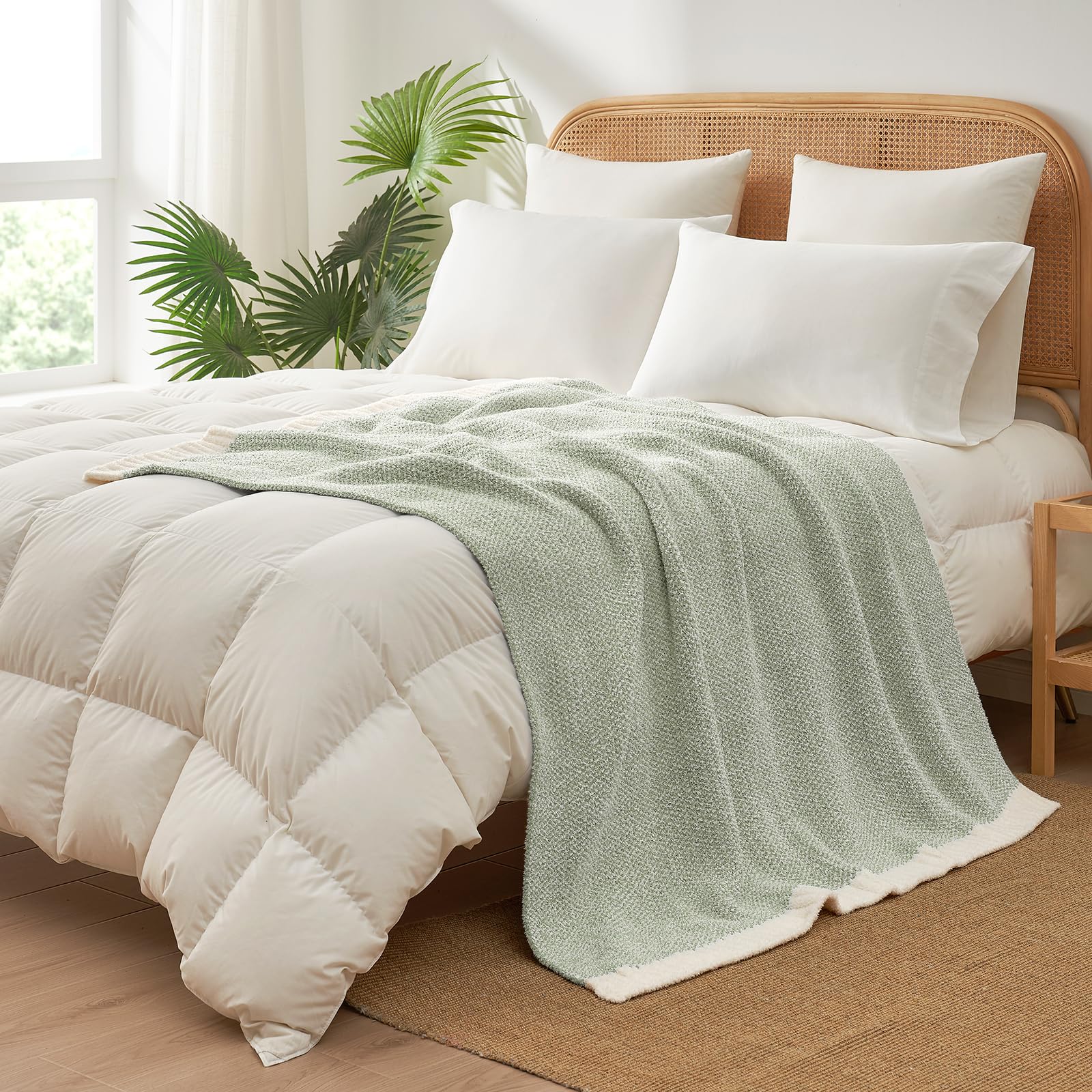 Snuggle Sac posé sur lit illustrant usage comme jeté décoratif et confortable