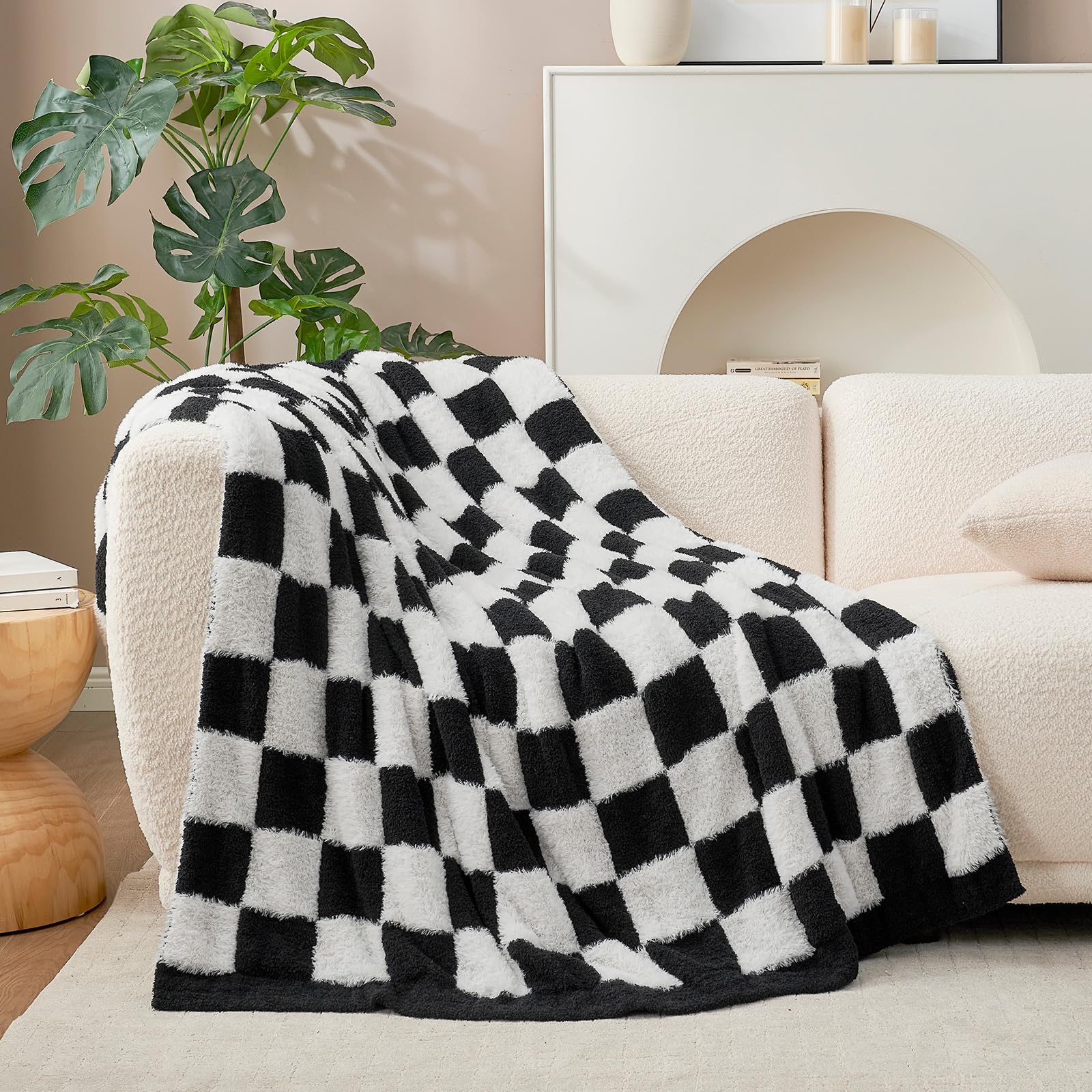 Snuggle Sac plaid à côté d'un livre, montre taille 50x60 pouces pratique