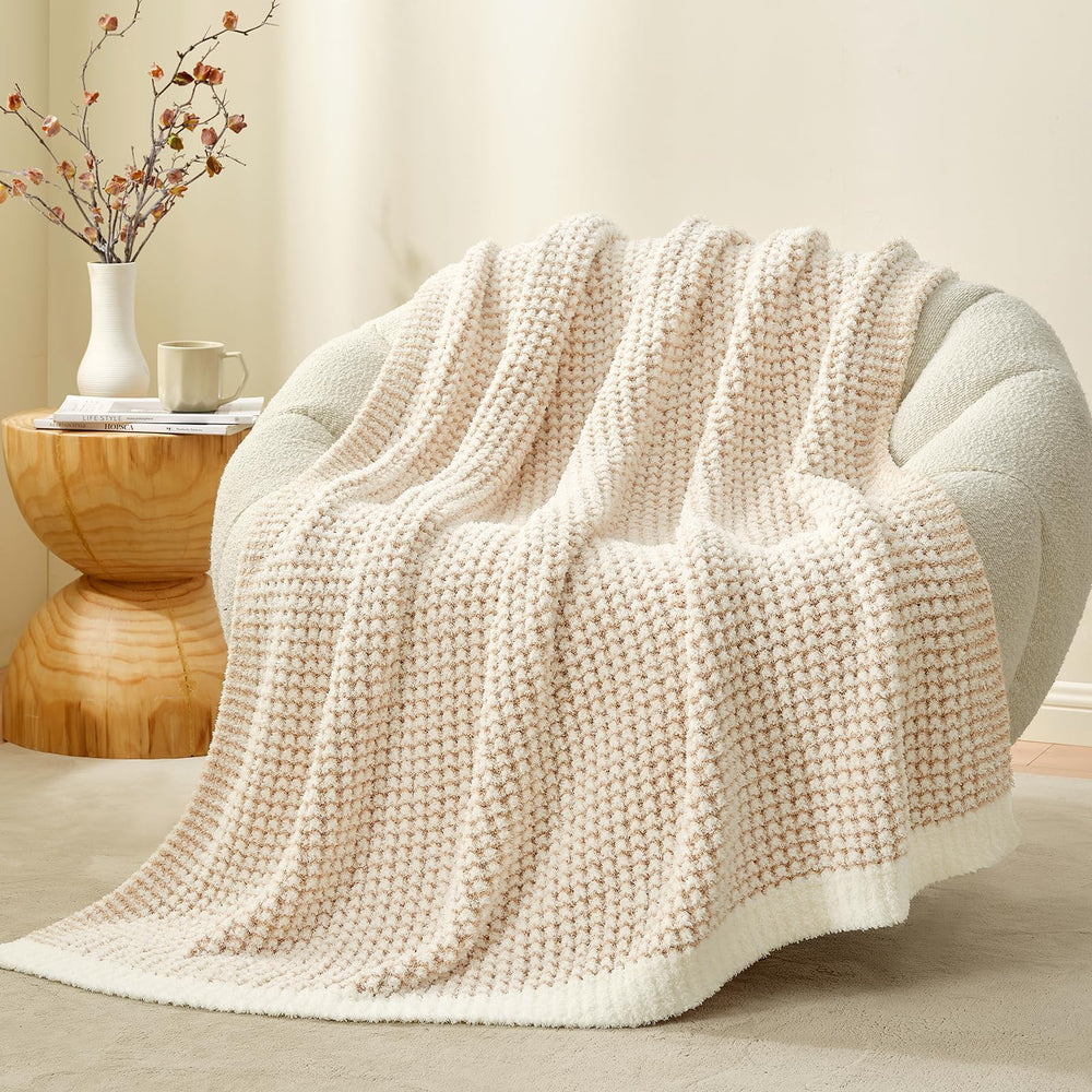 Snuggle Sac plaid devanture crème sur canapé pour ambiance cosy