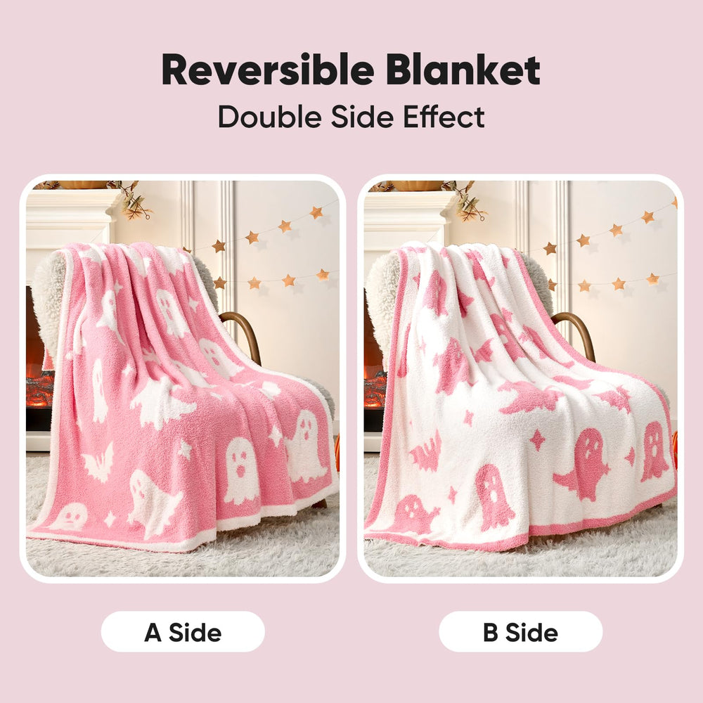 Plaid Snuggle Sac posé sur canapé, crée zone cosy pour soirées automnales