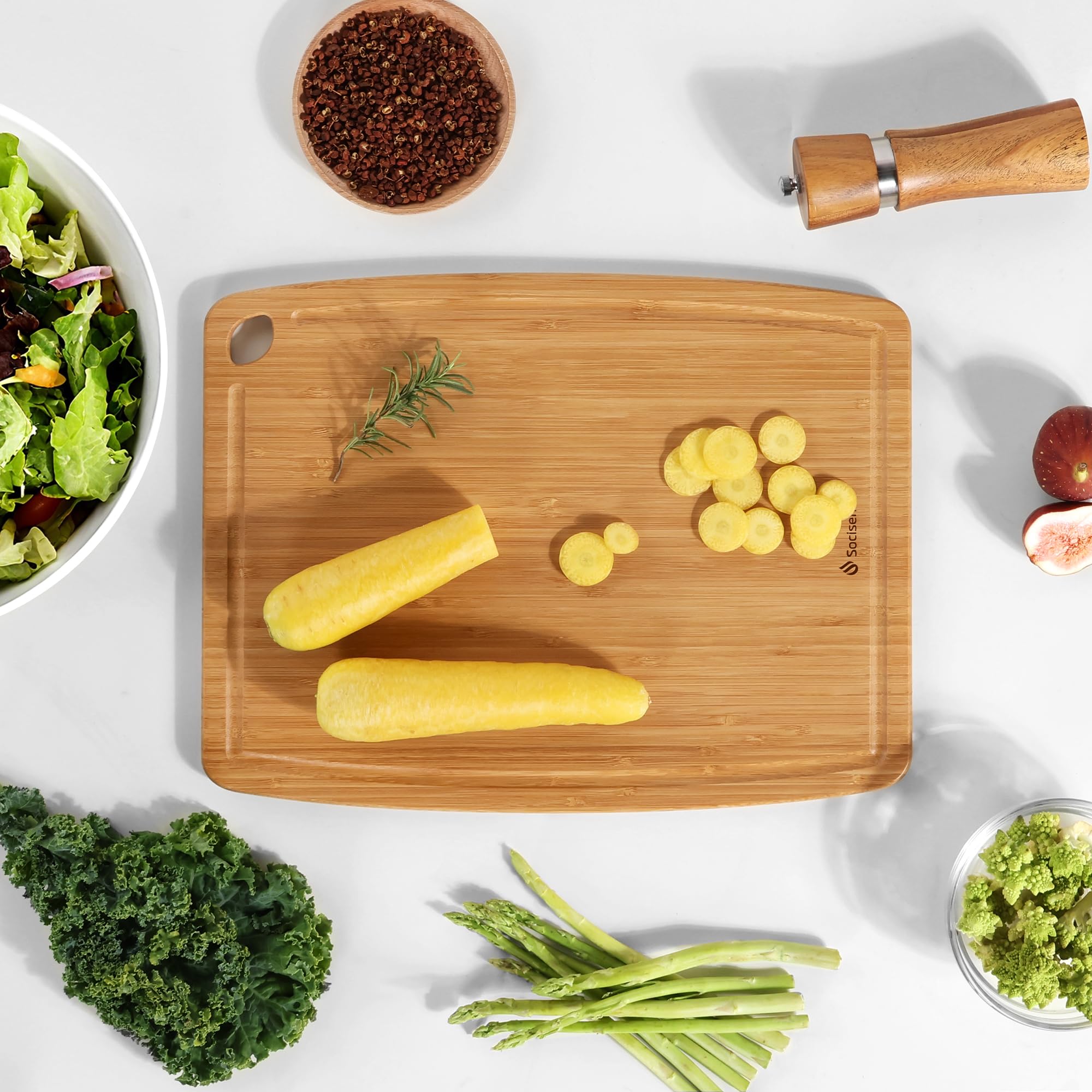 Socisen planche utilisée pour servir charcuterie et fromages élégamment