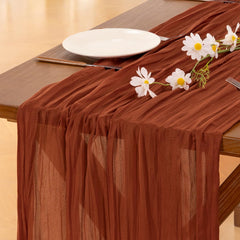 Socomi chemin de table face complète montrant tombé élégant et harmonie de couleur