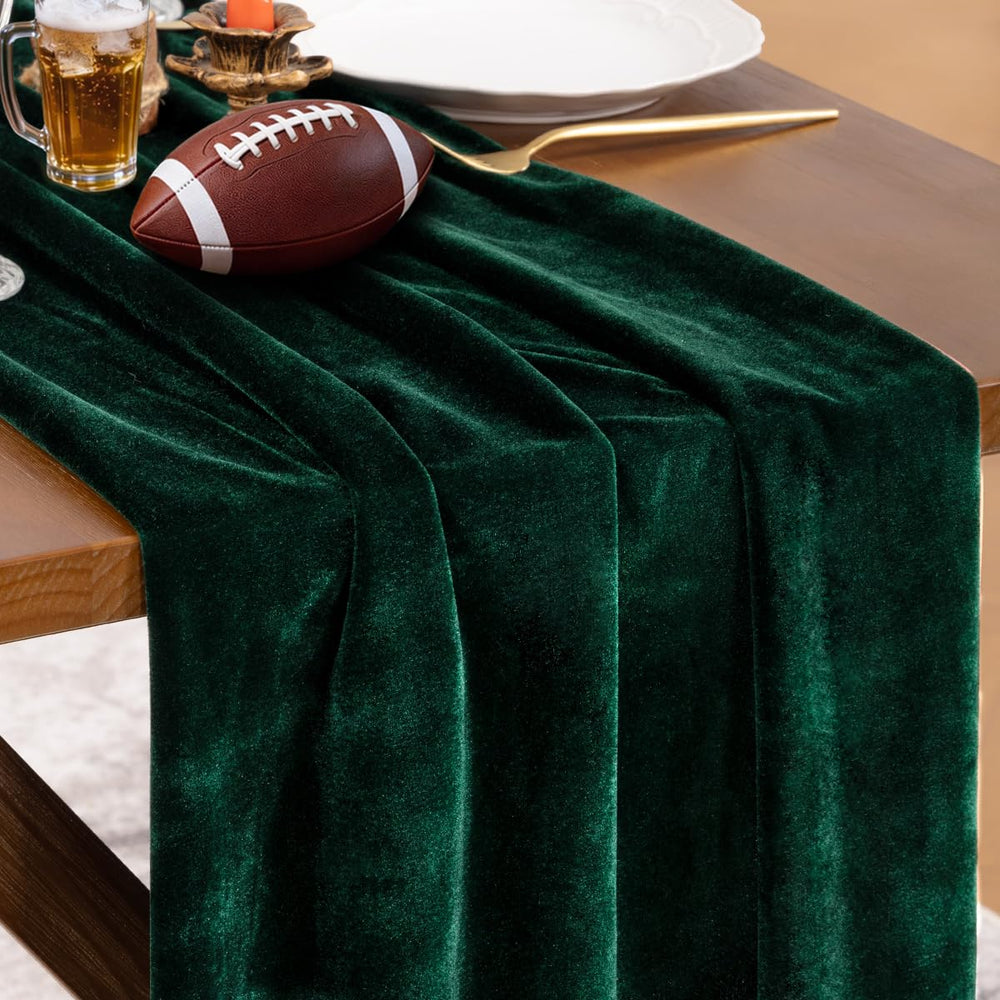 Socomi chemin de table vert face avant mettant en valeur l'élégance
