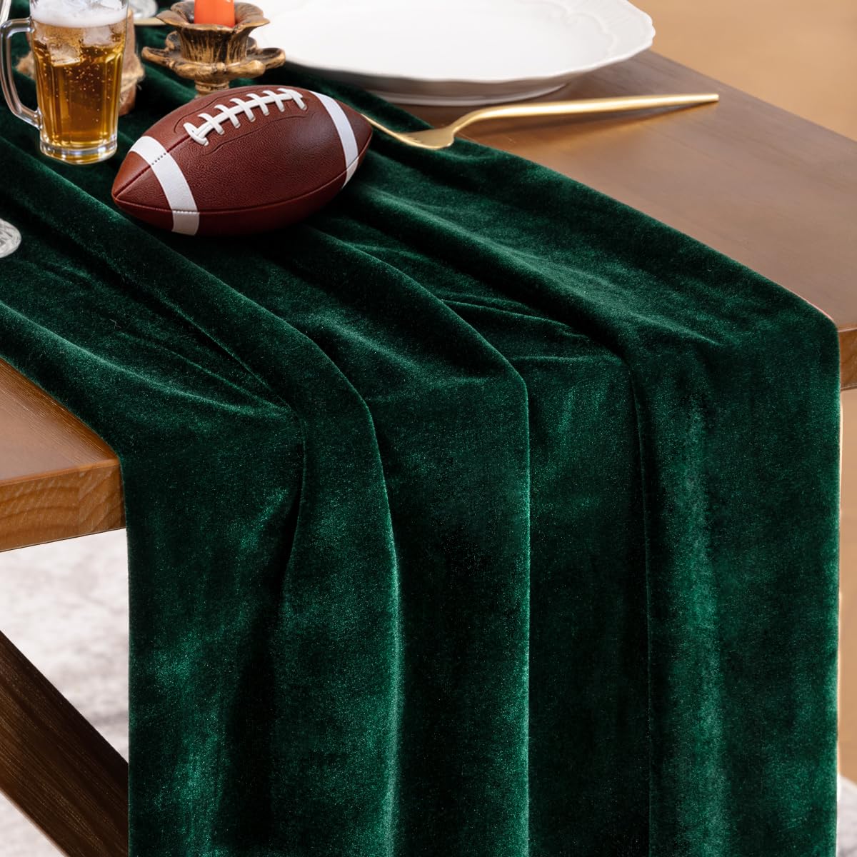 Socomi chemin de table vert face avant mettant en valeur l'élégance
