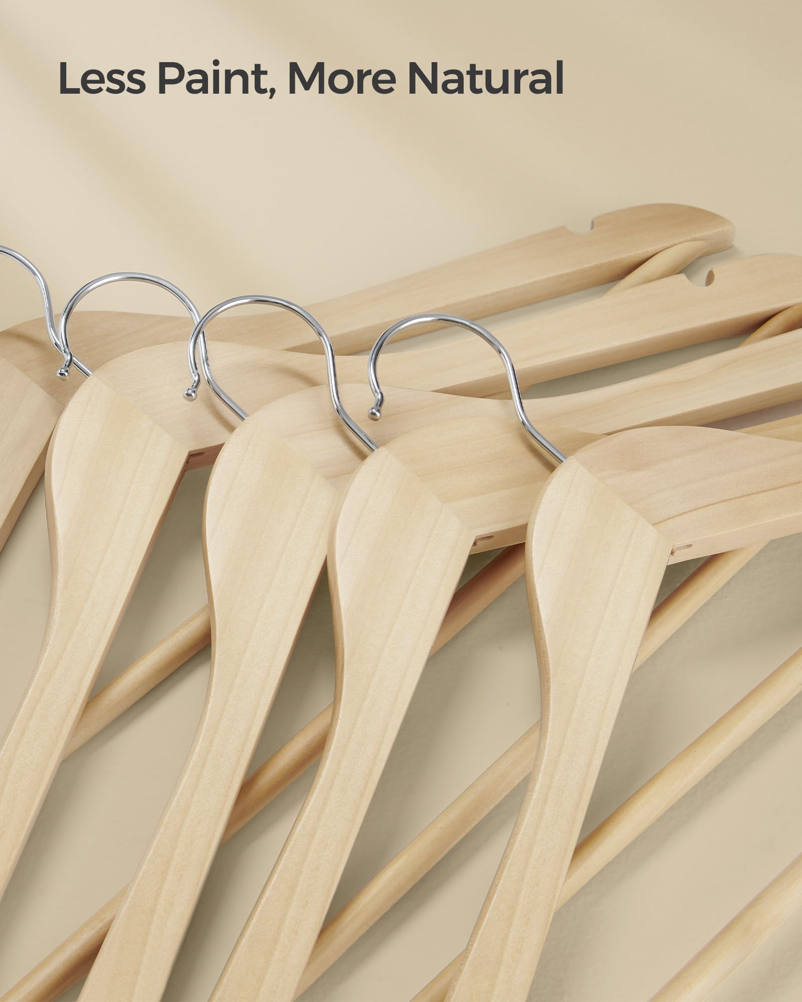 SONGMICS dressing stylé avec cintres en bois apporte ordre et esthétique