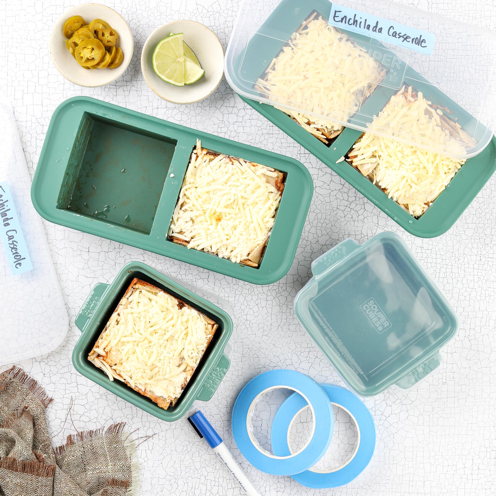 Souper Cubes en situation de cuisine préparant repas et réduisant gaspillage