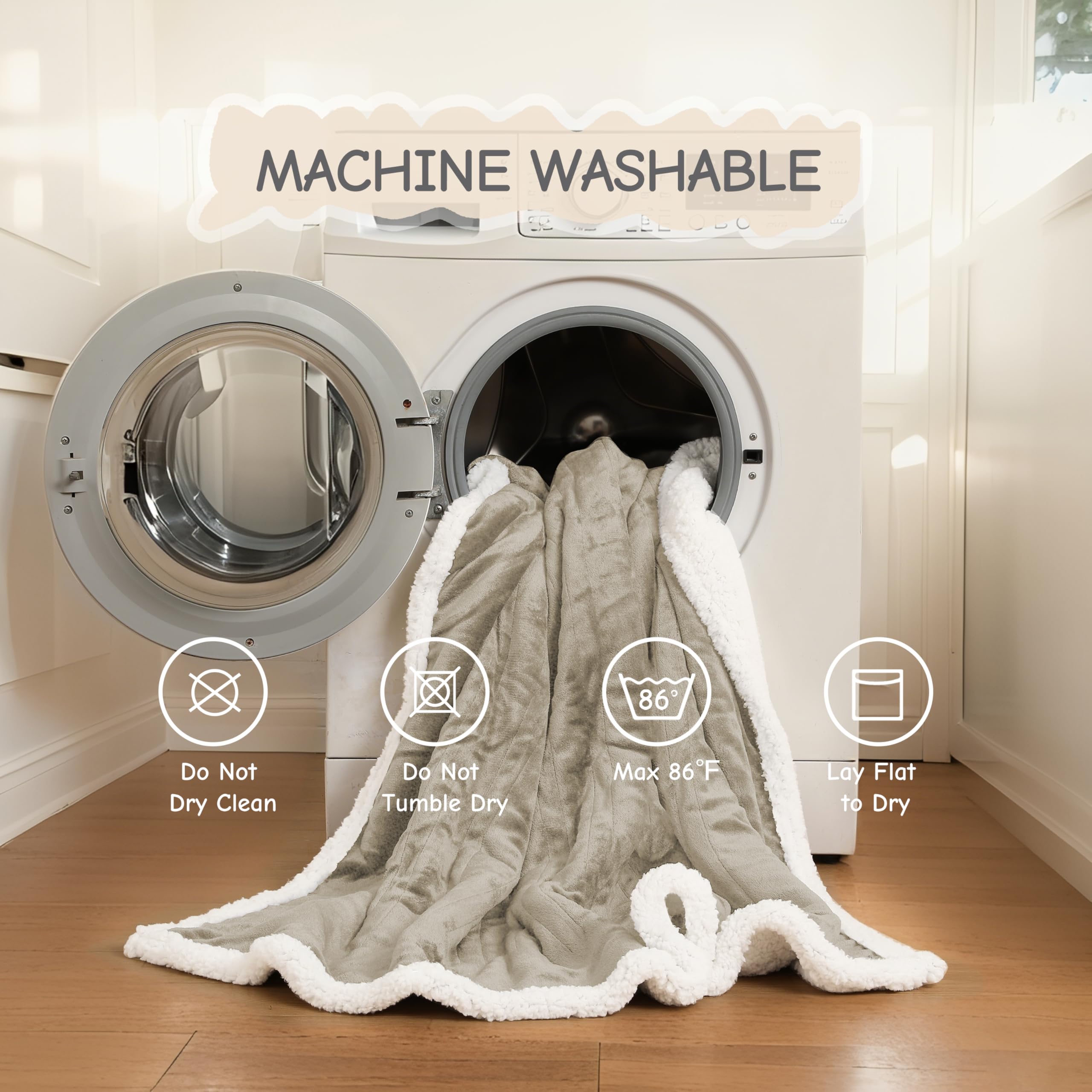 Comparaison taille Soypipo 50x60 à côté d'un coussin pour évaluer échelle