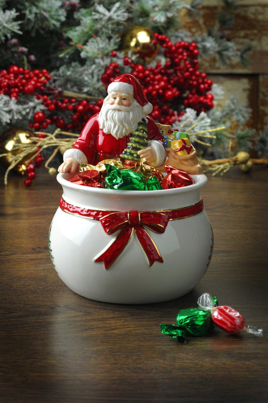 Spode coupe Père Noël sur table de fête offrant ambiance chaleureuse et utilité