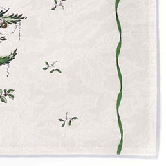 Spode nappe en situation sur table dressée pour Noël montrant ambiance chaleureuse et harmonisation déco