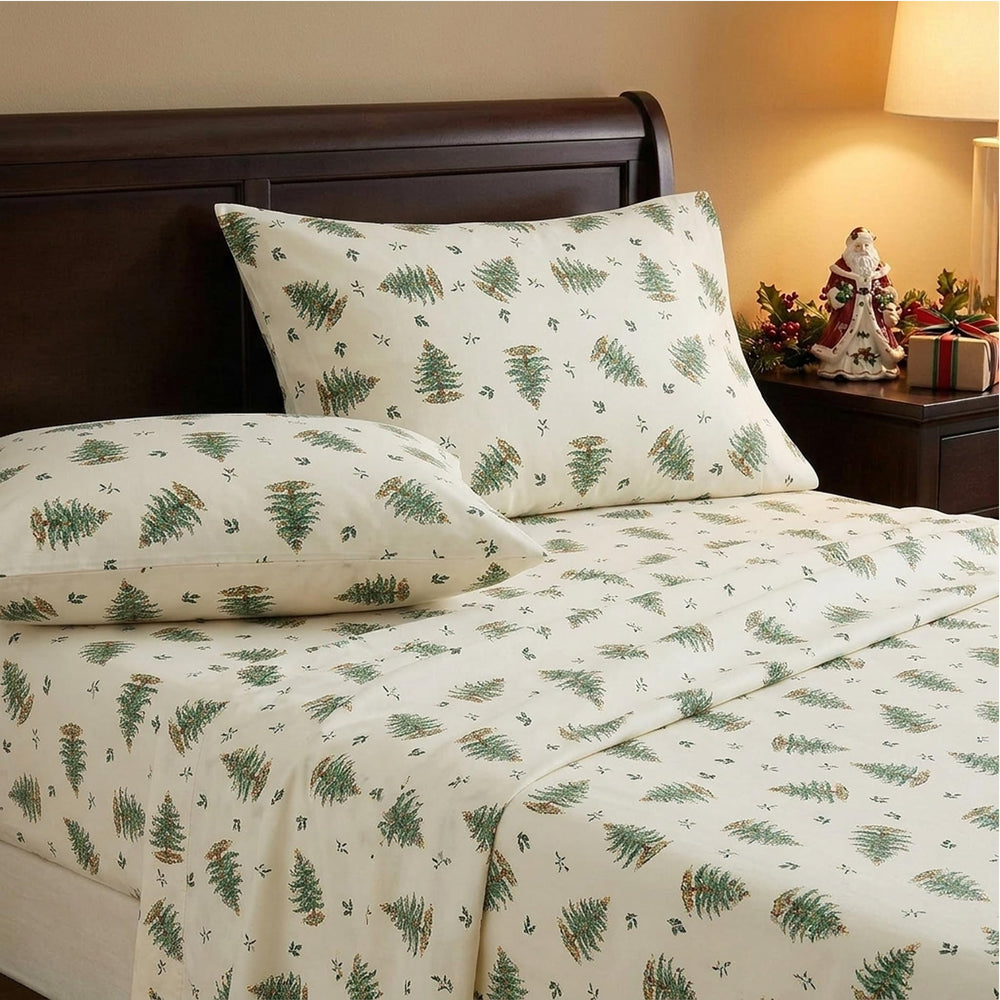 Spode vue avant de la parure montrant motif sapin, apporte ambiance festive