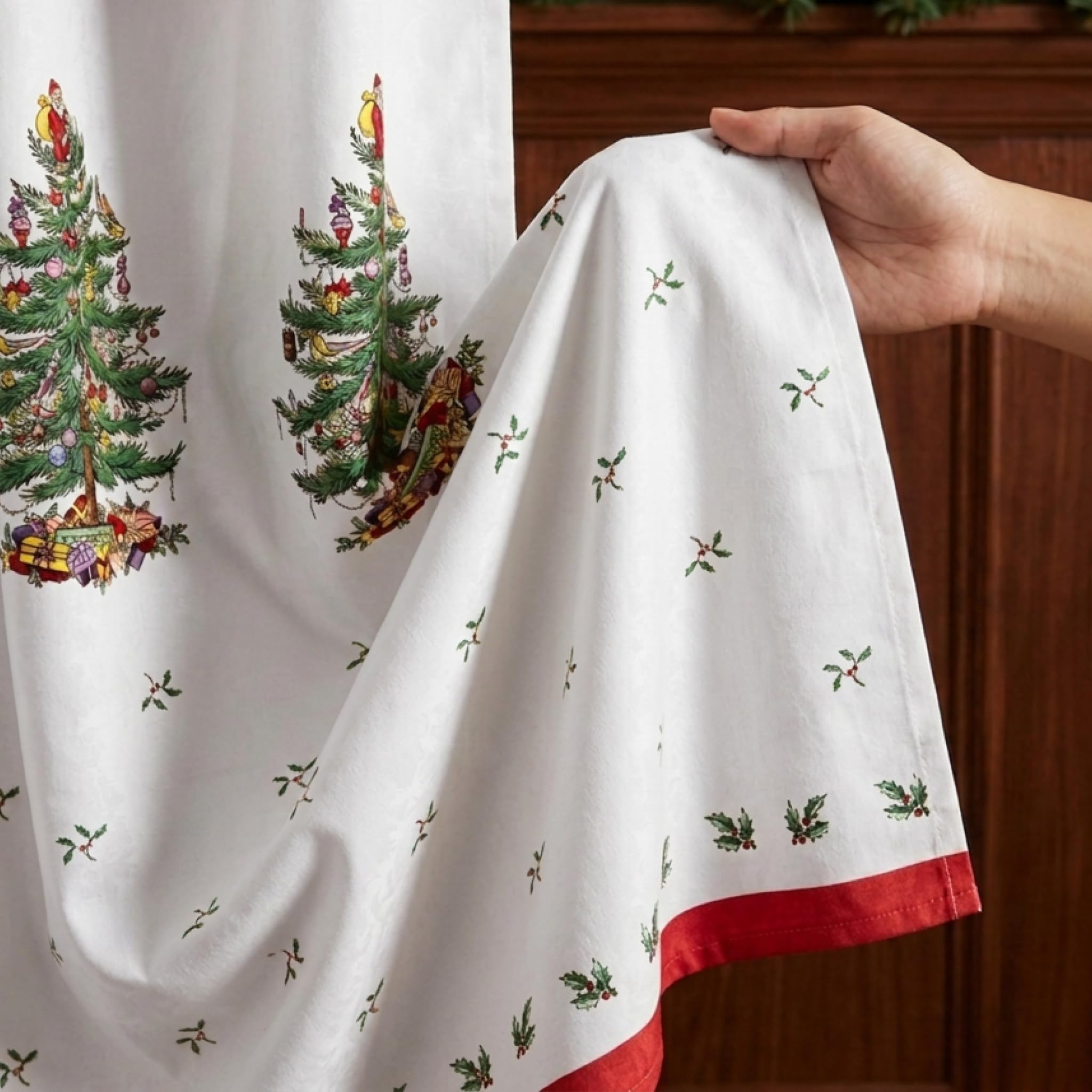 Spode rideau en situation dans une salle de bain créant une ambiance de fête