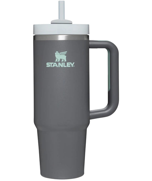 STANLEY Adventure Quencher face charcoal montrant design robuste et capacité pratique