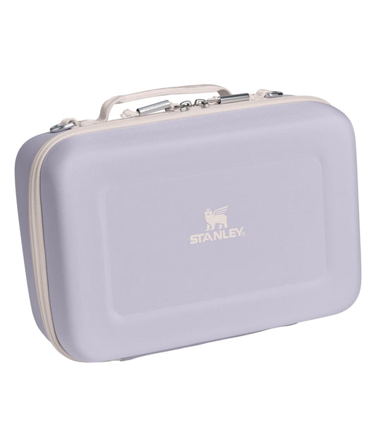 Gros plan sur la texture EVA du STANLEY All Day Midi, coque résistante anti-écrasement