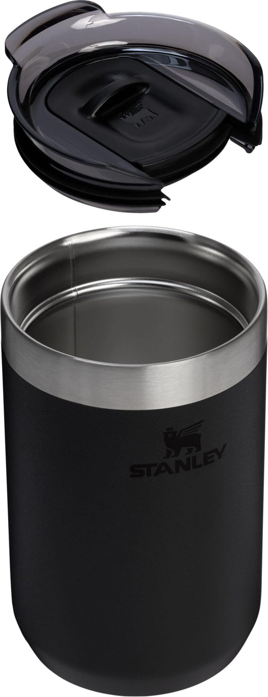 STANLEY gros plan inox 18/8 illustrant durabilité et sécurité alimentaire