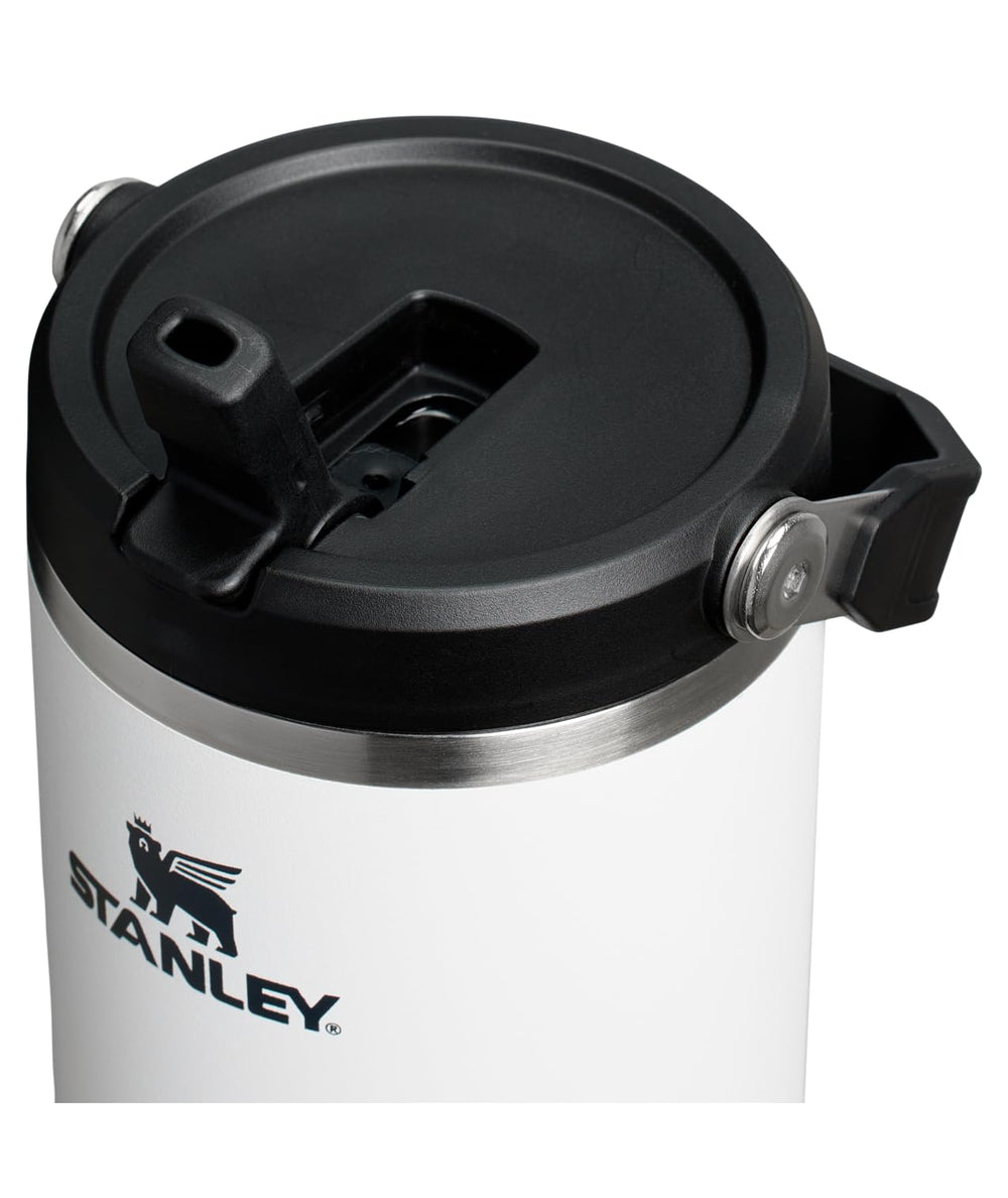 STANLEY IceFlow 2.0 gros plan sur le bec Flip Straw pour une hydratation rapide