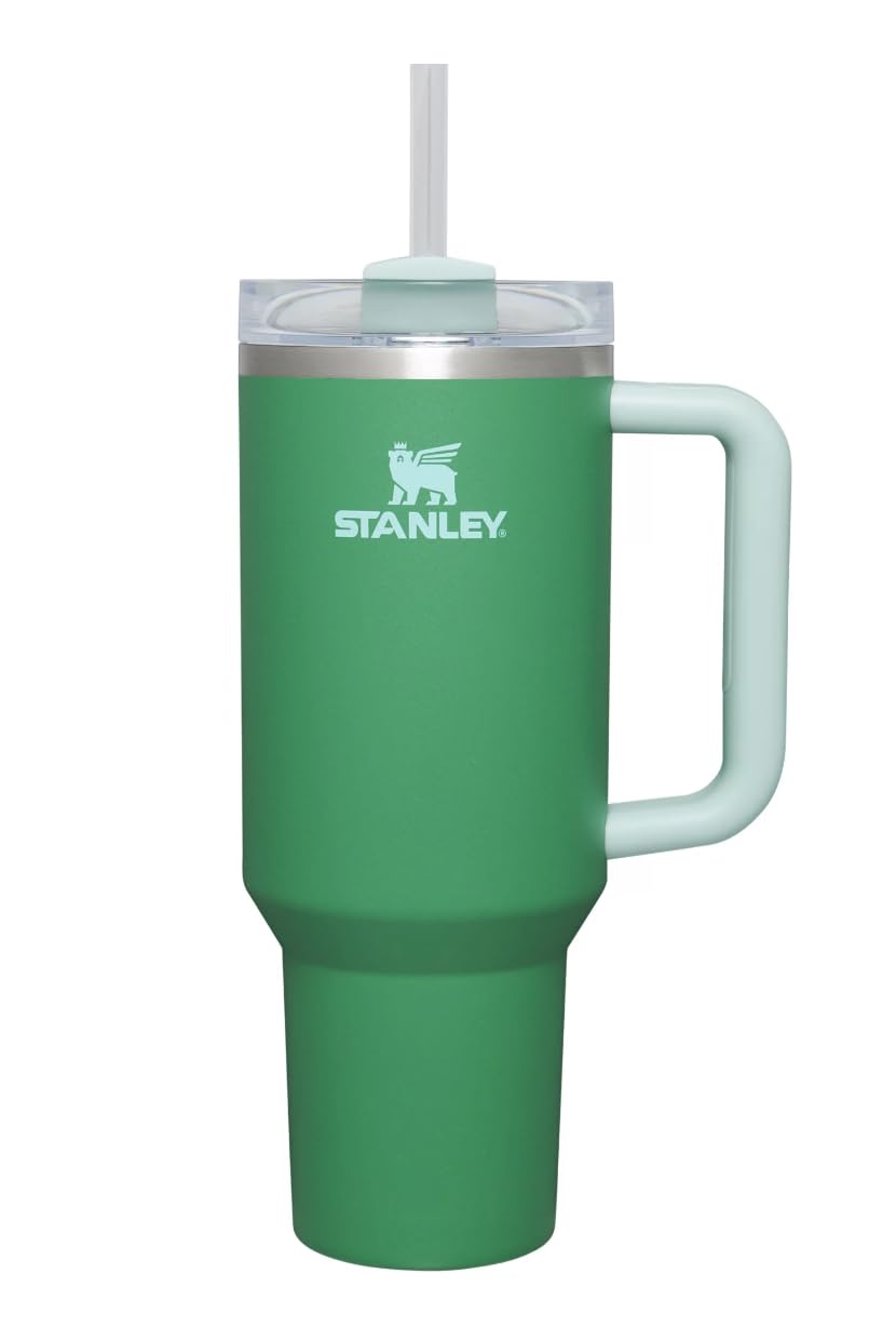 Stanley Quencher vue face avant montrant poignée et couleur festive pour transport aisé