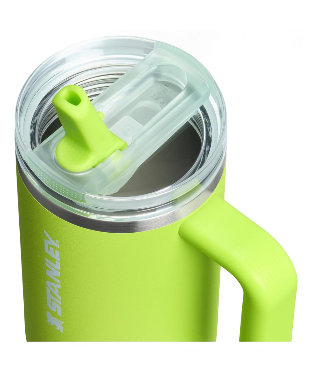 STANLEY couvercle ProTour Flip Straw gros plan montrant mécanisme étanche pour déplacements sûrs