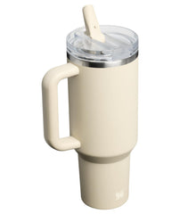 STANLEY Quencher couvercle Flipstraw en position ouverte pour boire