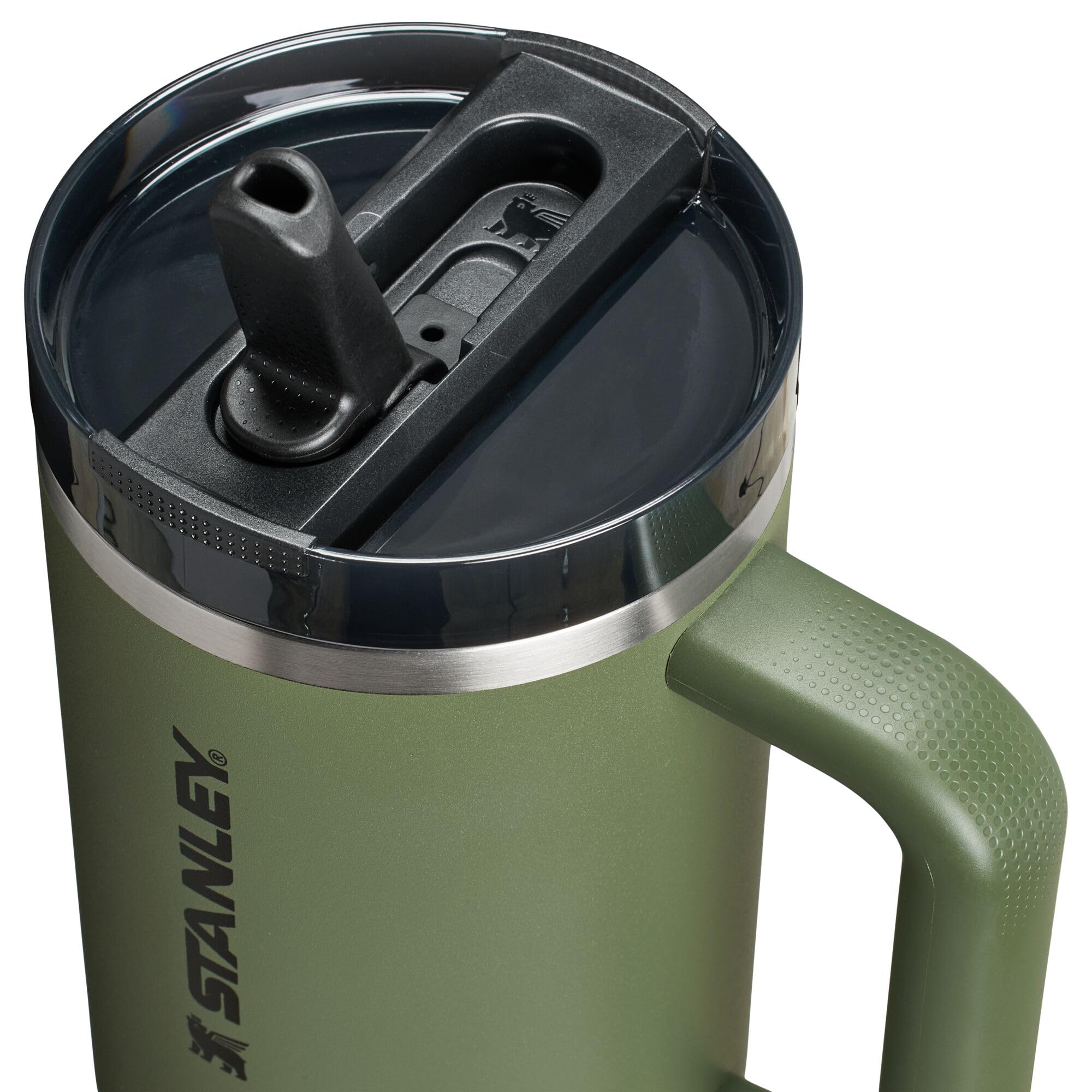 STANLEY Quencher gros plan du couvercle Flipstraw montrant le mécanisme étanche