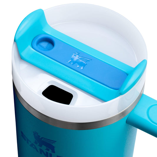 Stanley Quencher gros plan du bouchon FlowState pour boire sans éclaboussures