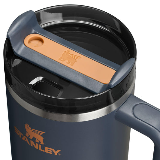 STANLEY gros plan du couvercle FlowState montrant positions pour boire et paille