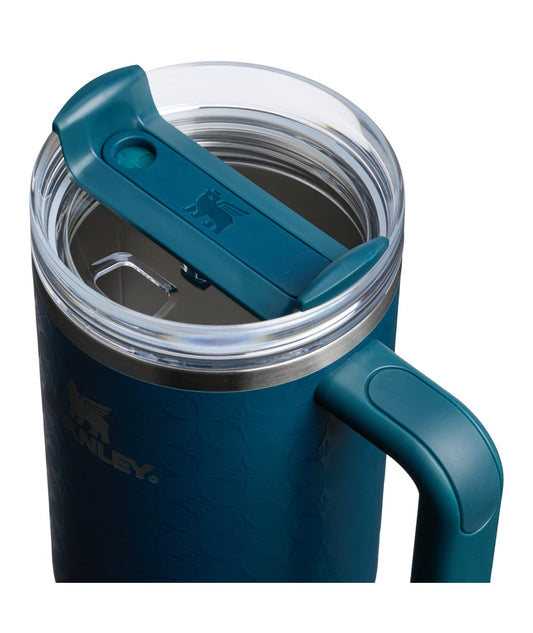 STANLEY Quencher gros plan sur la finition Ponderosa Star pour style durable