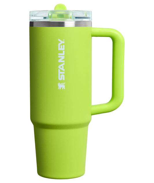 STANLEY gobelet Quencher vue avant montrant le design chartreuse et poignée, pratique et stylé