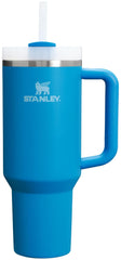 STANLEY Quencher H2.0 face avant montrant la finition Azure et capacité 40 oz, pratique