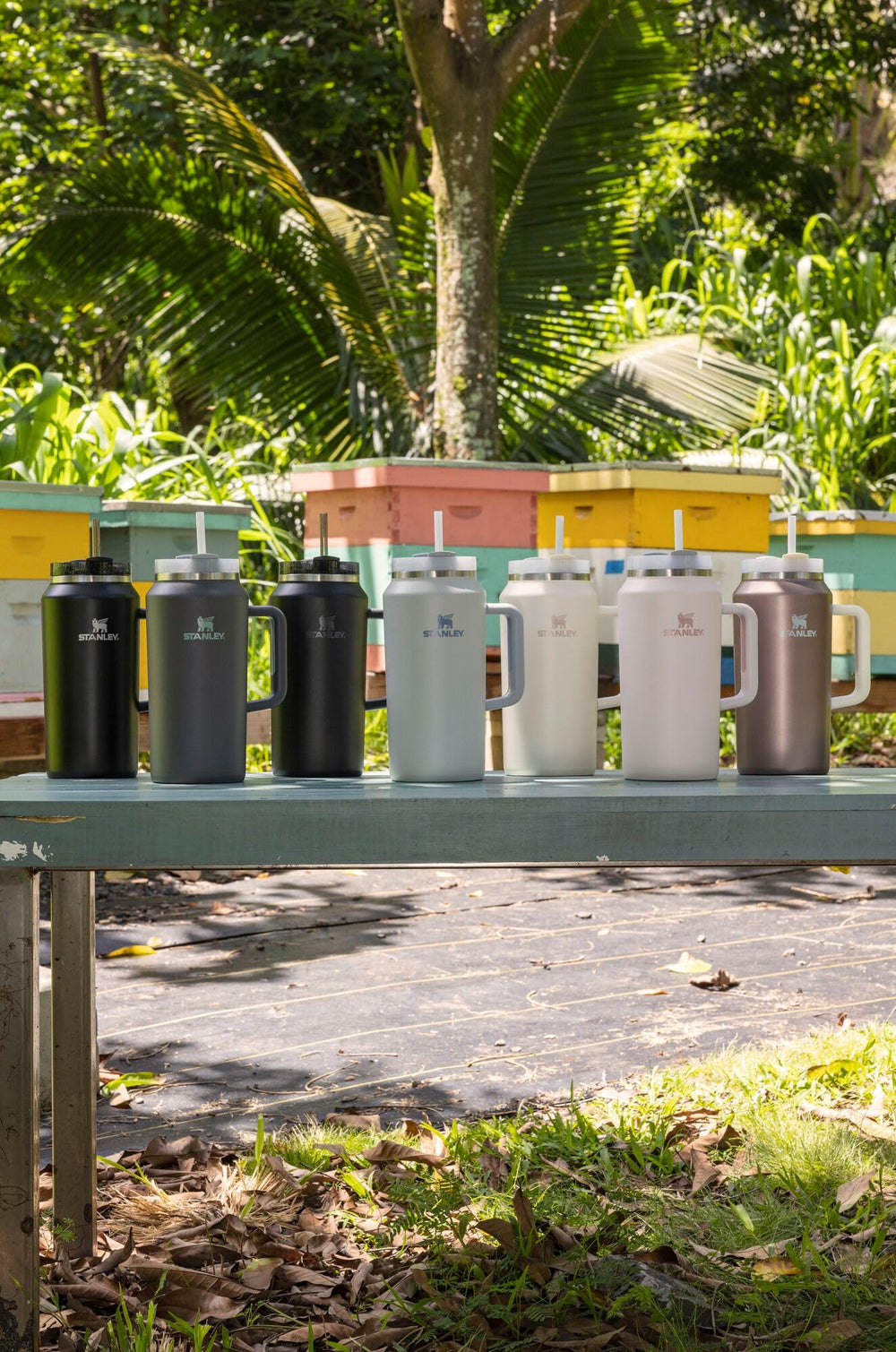 STANLEY Quencher comparaison d’échelle montrant capacité 64 oz facile à visualiser