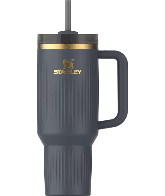 STANLEY gobelet face avant montrant design fluted et capacité