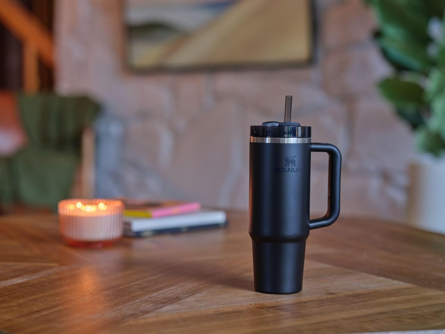STANLEY acier inoxydable recyclé indiquant durabilité et sécurité