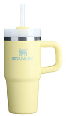 STANLEY Quencher H2.0 face avant montrant couleur Pomelo et poignée pratique