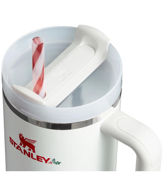 STANLEY Quencher gros plan sur le couvercle FlowState pour un débit sans éclaboussures