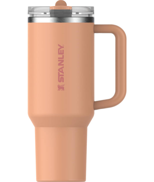 STANLEY face avant du Quencher ProTour montrant l’apricot et la capacité robuste