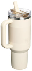 STANLEY couvercle Flipstraw relevé illustrant ouverture étanche facile à utiliser