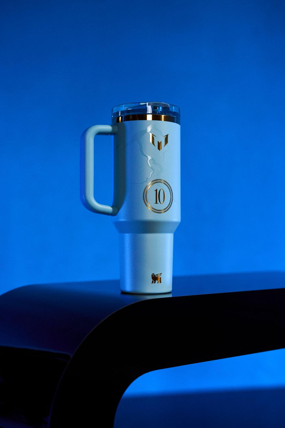 STANLEY Quencher utilisé pendant séance de sport pour hydratation prolongée