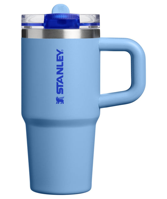STANLEY Quencher vue avant montrant design Bleu Sky et praticité