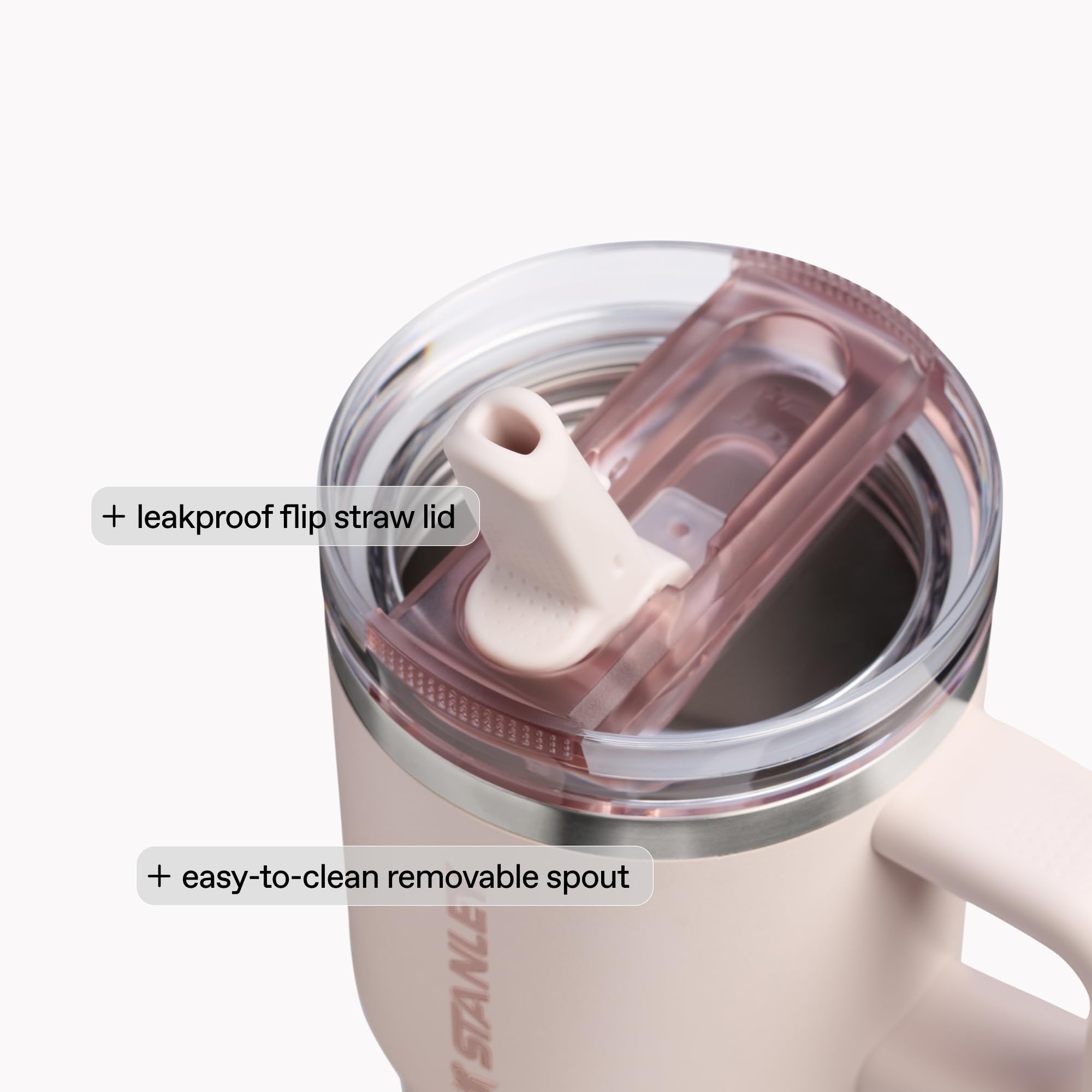 STANLEY Quencher ProTour base étroite montrant compatibilité avec porte-gobelet