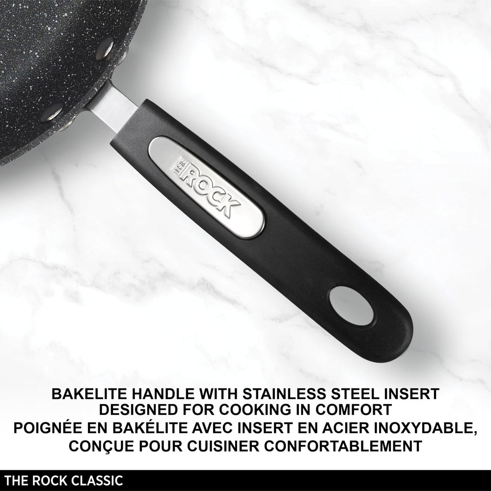 Starfrit poêle 10" en usage saisissant des légumes, antiadhérence facilitant la cuisson
