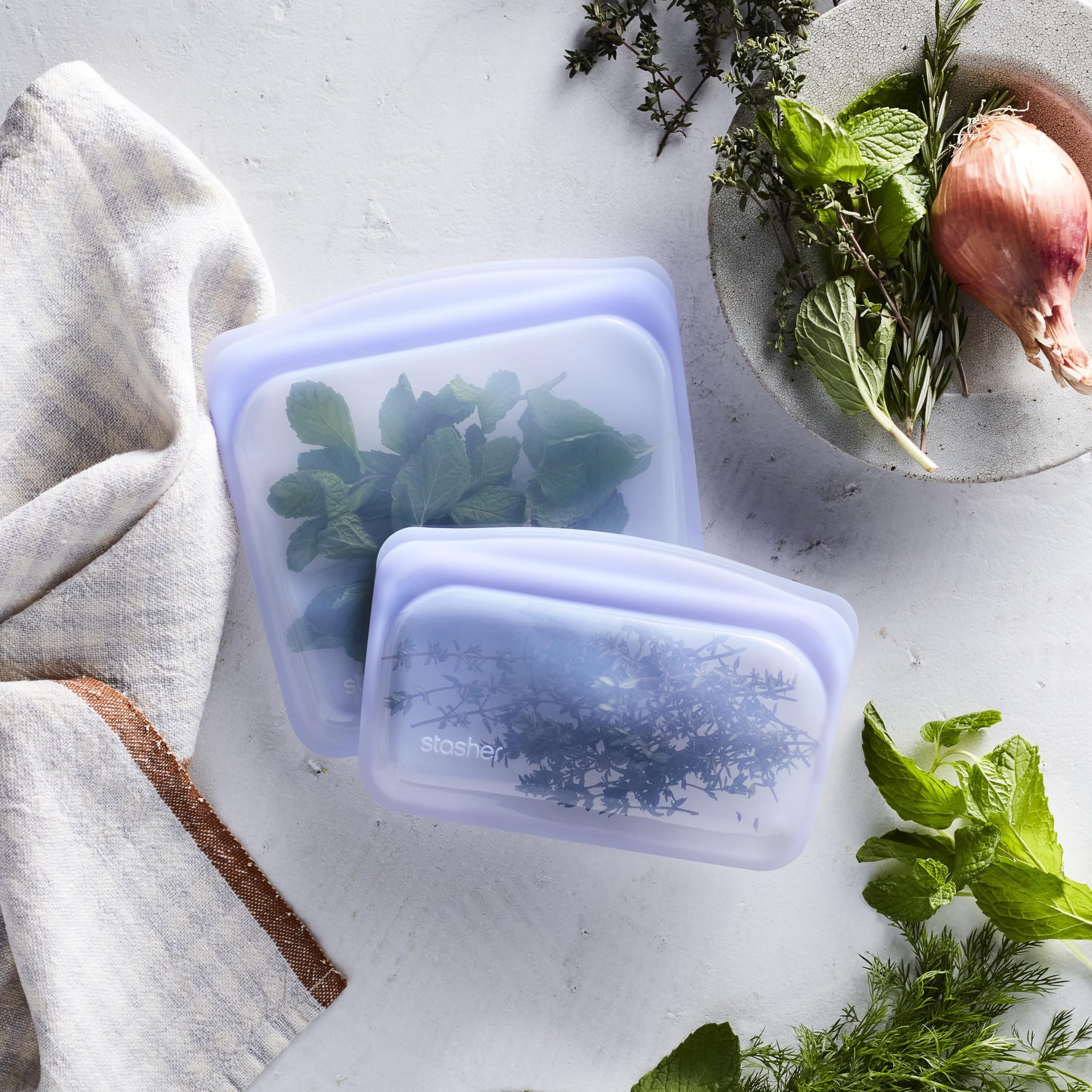 Stasher texture silicone platinum gros plan, durabilité et sécurité alimentaire