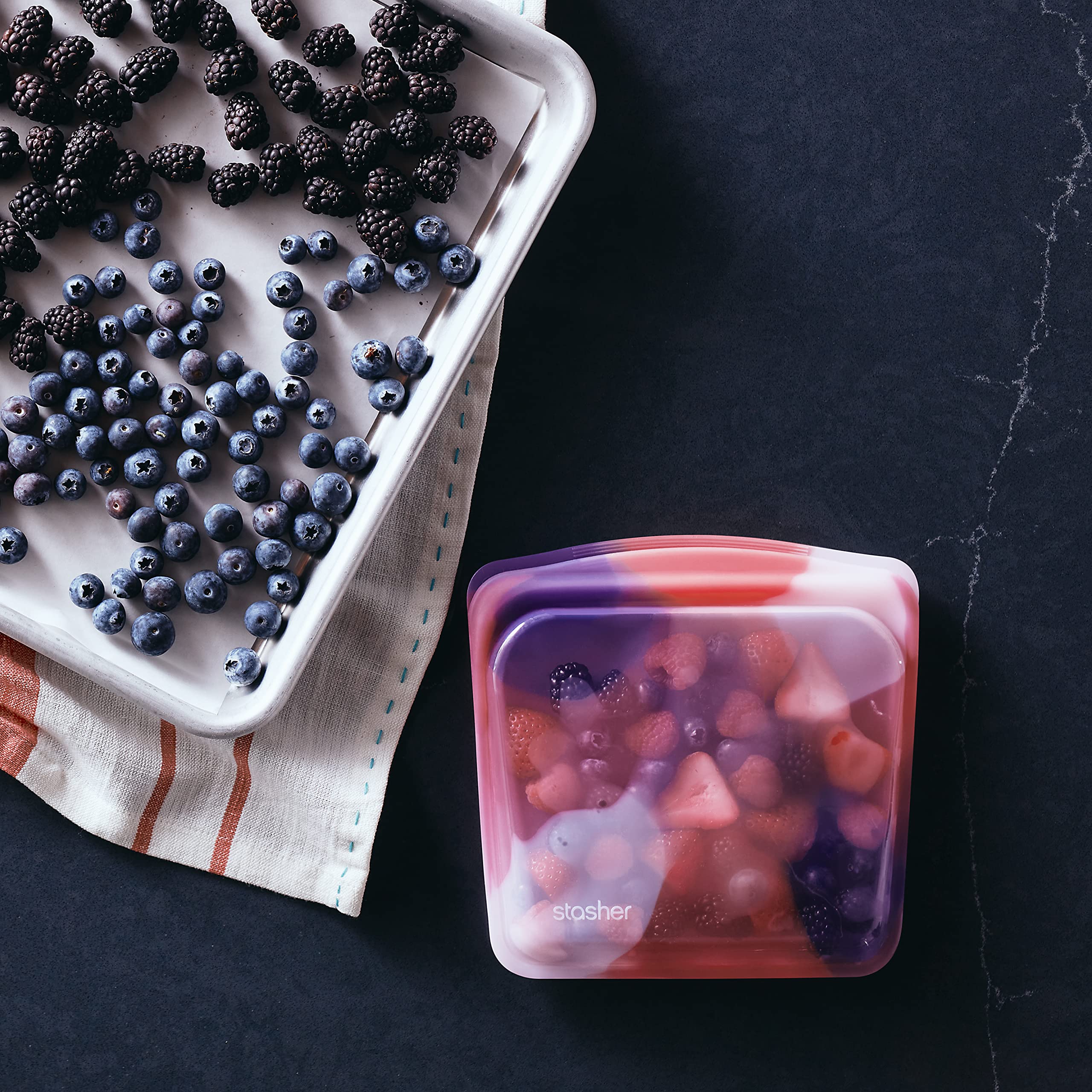 Stasher texture silicone platine montrant qualité alimentaire et durabilité