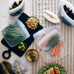Stasher gros plan sur la fermeture Pinch‑Loc assurant étanchéité et sécurité alimentaire