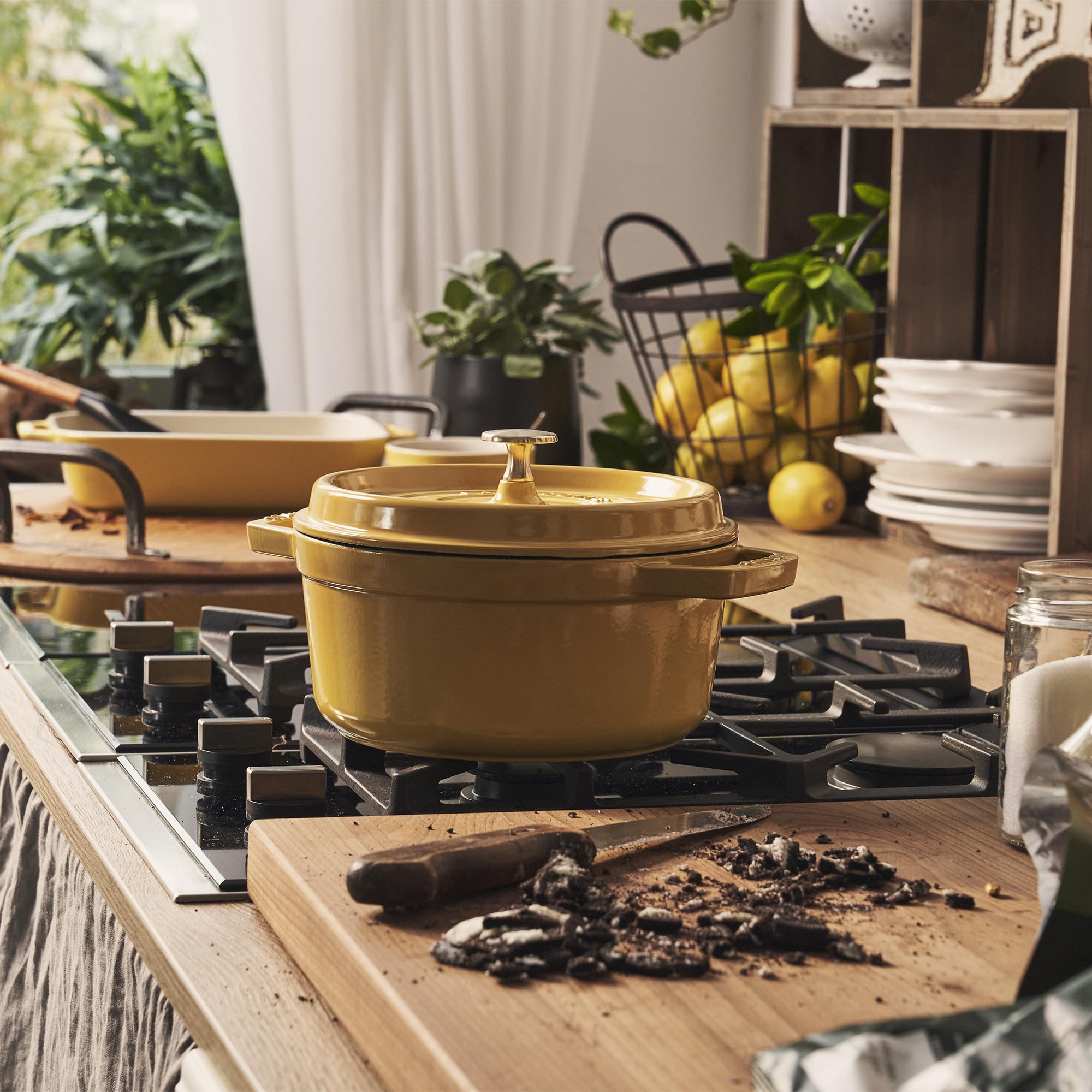 Staub couvercle avec picots montrant auto-arrosage bénéfique