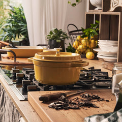 Staub couvercle avec picots montrant auto-arrosage bénéfique