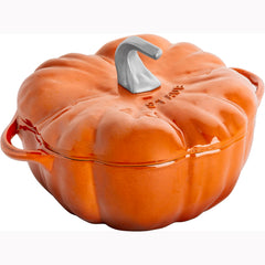 STAUB cocotte citrouille face montrant la forme et l'émail brillant