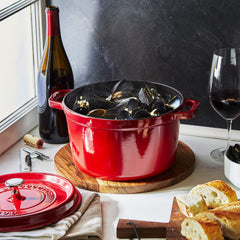 STAUB couvercle avec piquêts montrant redistribution des jus